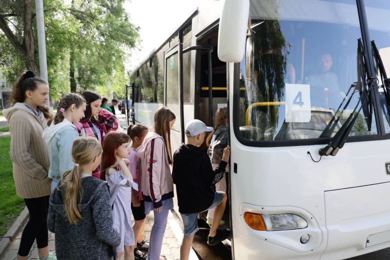 Эвакуация детей из Белгородской области. Фото: телеграм-канал Вячеслава Гладкова