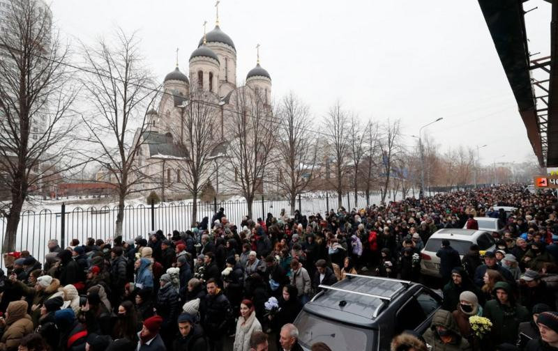 Who is bidding farewell to Alexei Navalny
